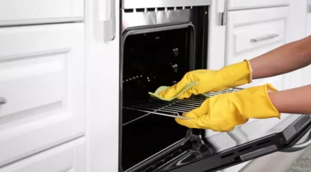 How to Clean Oven with Baking Soda?